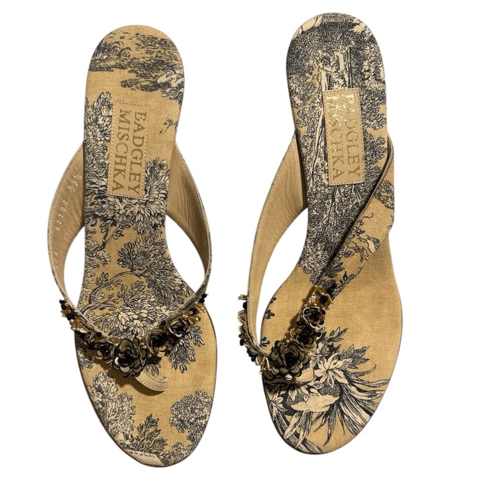 Badgley Mischka- Printed Flip Flops in Cream Floral Pront